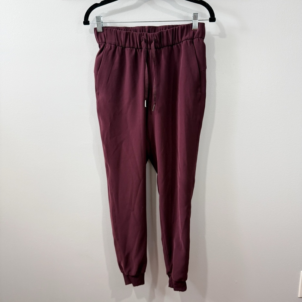 Lululemon On the Fly Jogger Misty Merlot Red Size 4 28” Inseam EUC